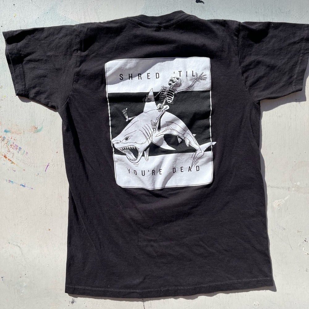 Kids‎ Chomp T-Shirt Black Spell-Out S Shark Surf Shred Til Dead Beach Street